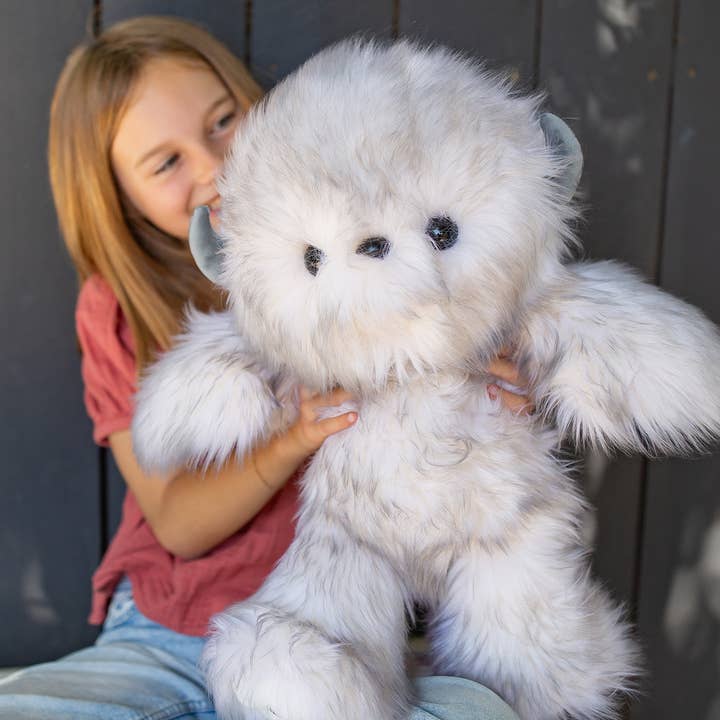 Beverly Hills Teddy Bear Company Eddy the Yeti 18" Plushie