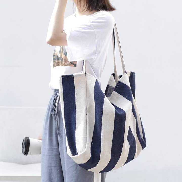 JOSSLYN by Wall to Wall Organic Striped Trending Tote Bag | 40P560