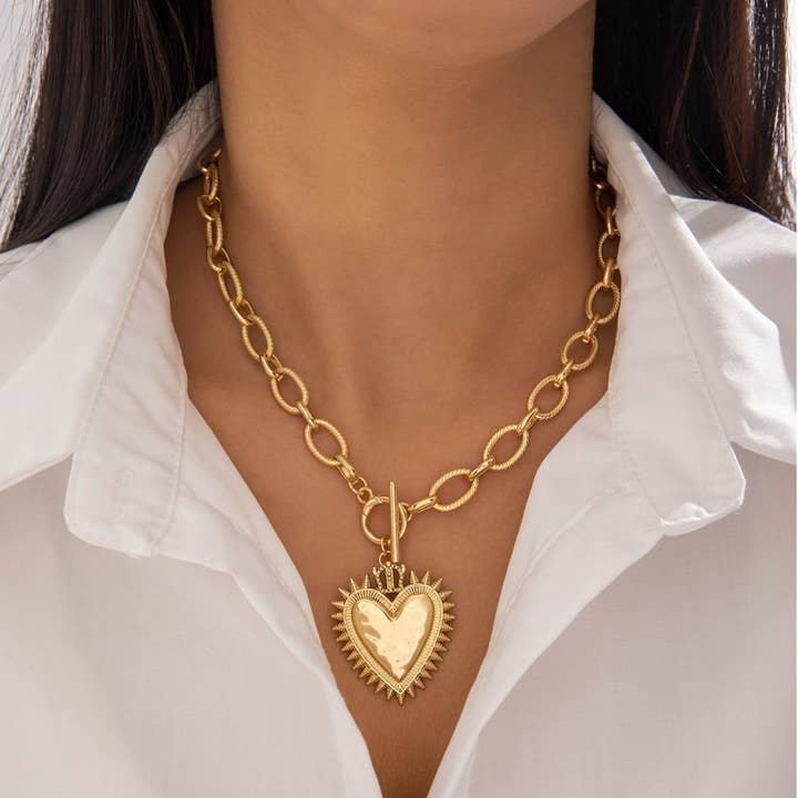 JOSSLYN by Wall to Wall Spiked Heart Chunky Chain Toggle Necklace | 40NK9575