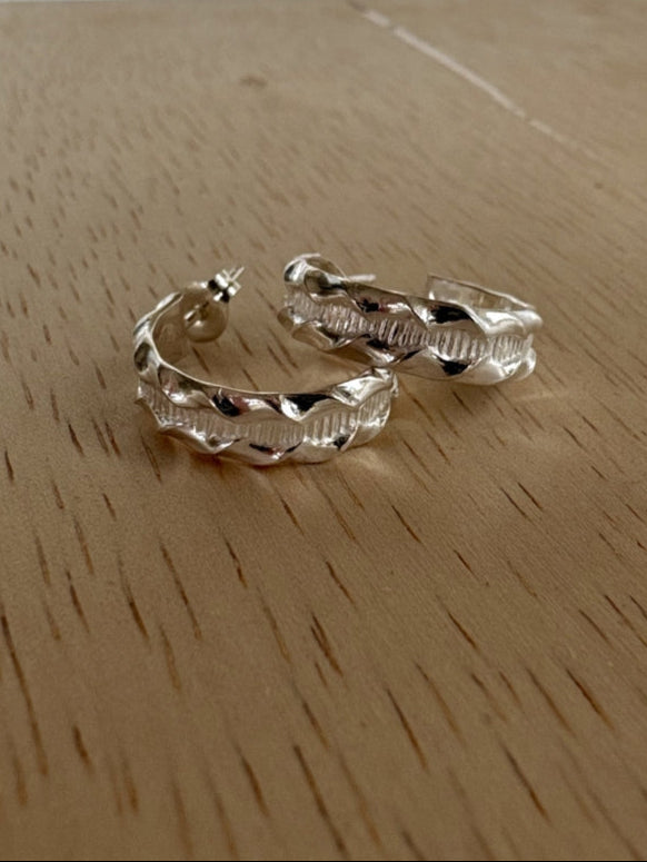Breezi Mae Double Wave Band Stud Hoops