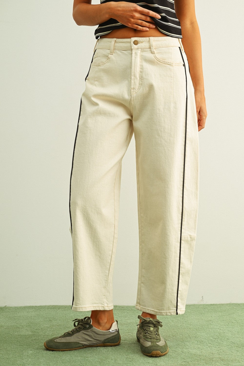 SJG Leeza Piping Barrel Pants Ecru Black
