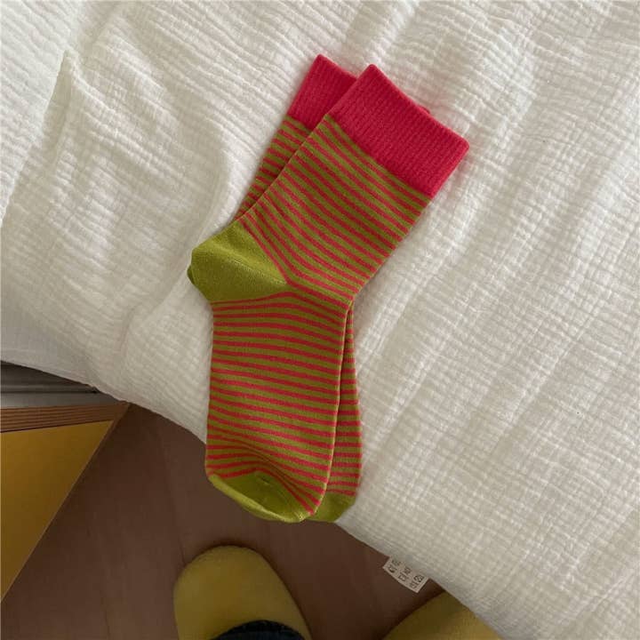 Funkyrel Atzbranding Limited Rufia - Colorful Striped Mid-Calf Socks Green