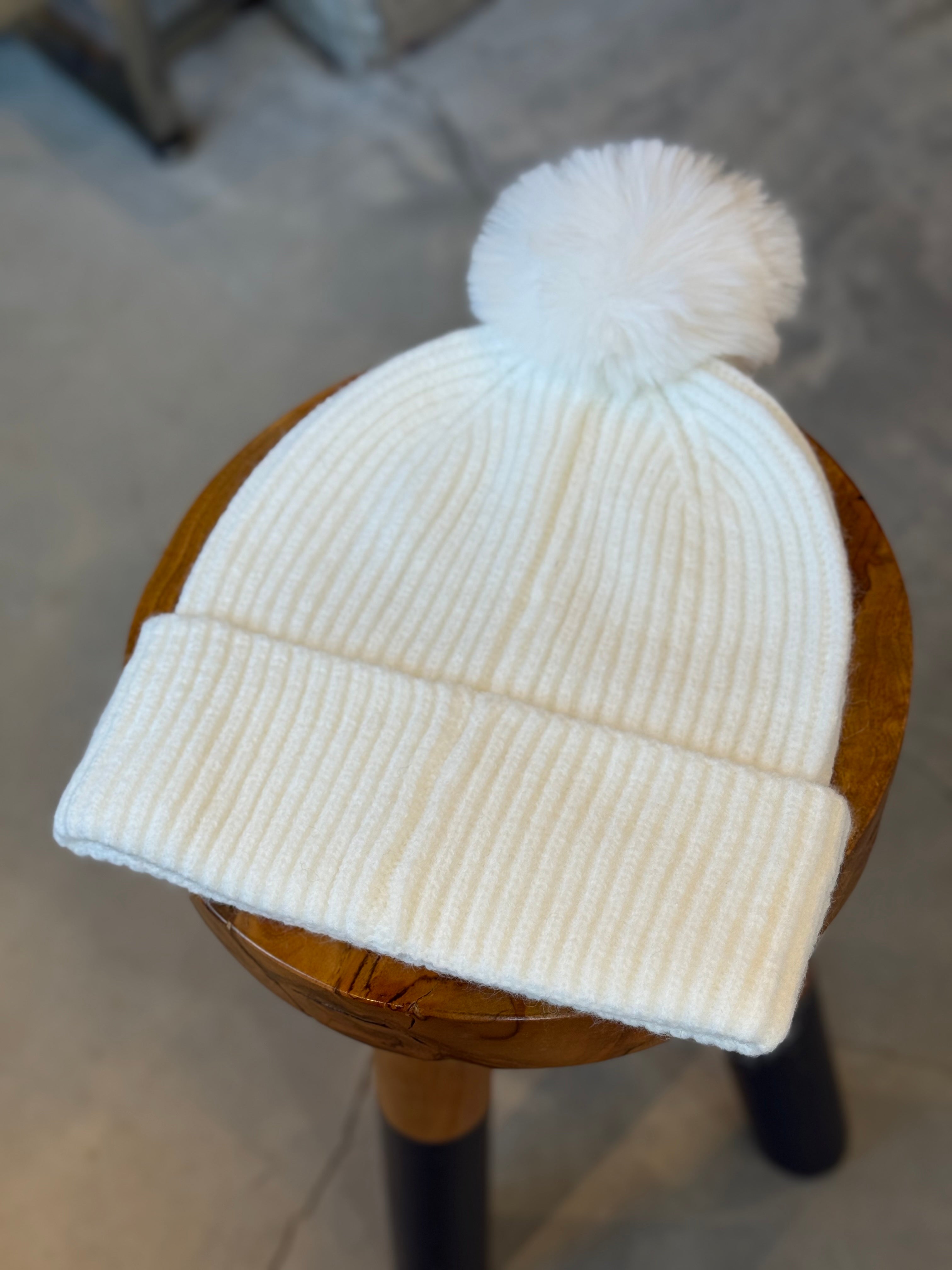 Arvores Pom Pom Beanie