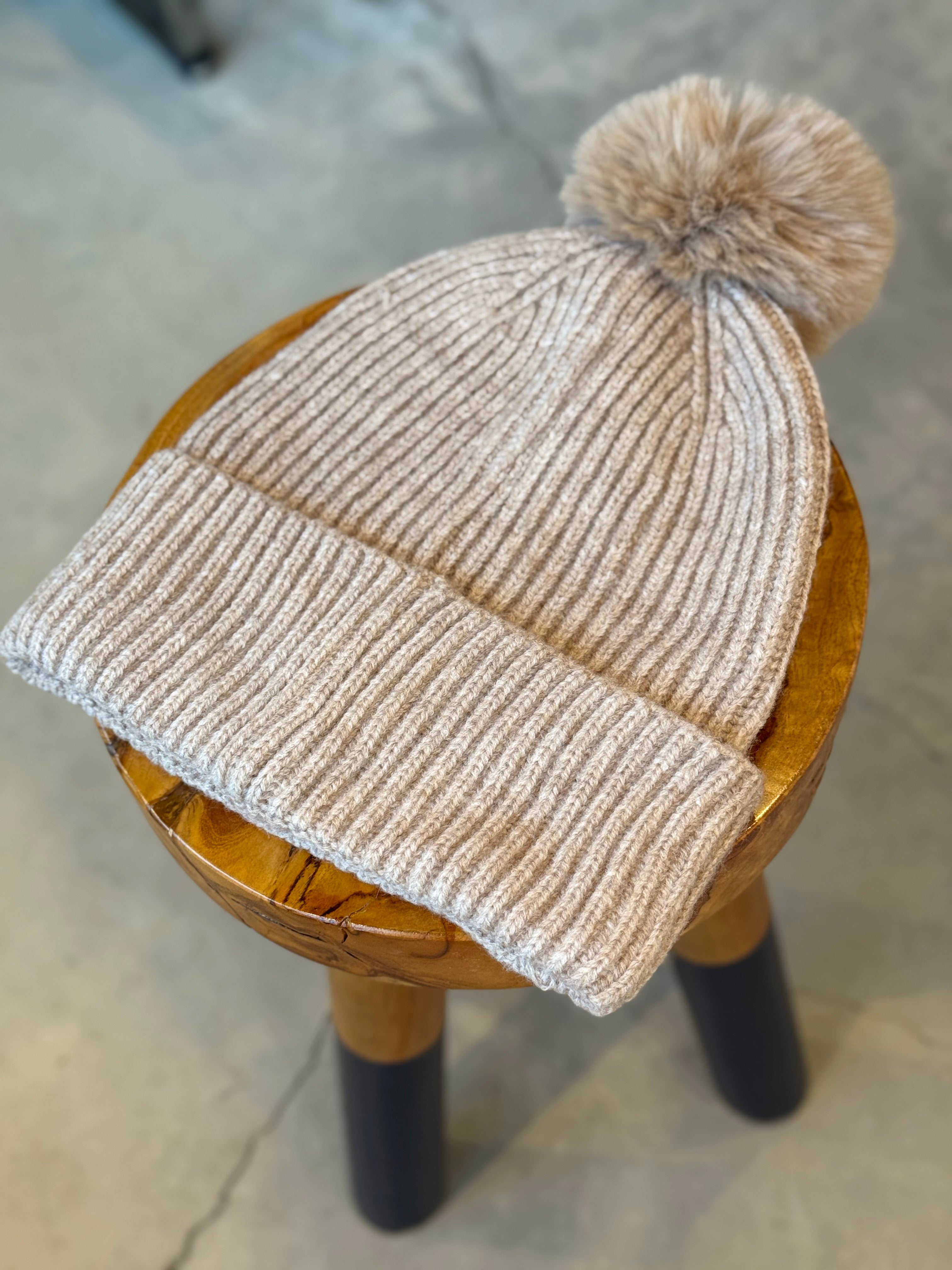 Arvores Pom Pom Beanie
