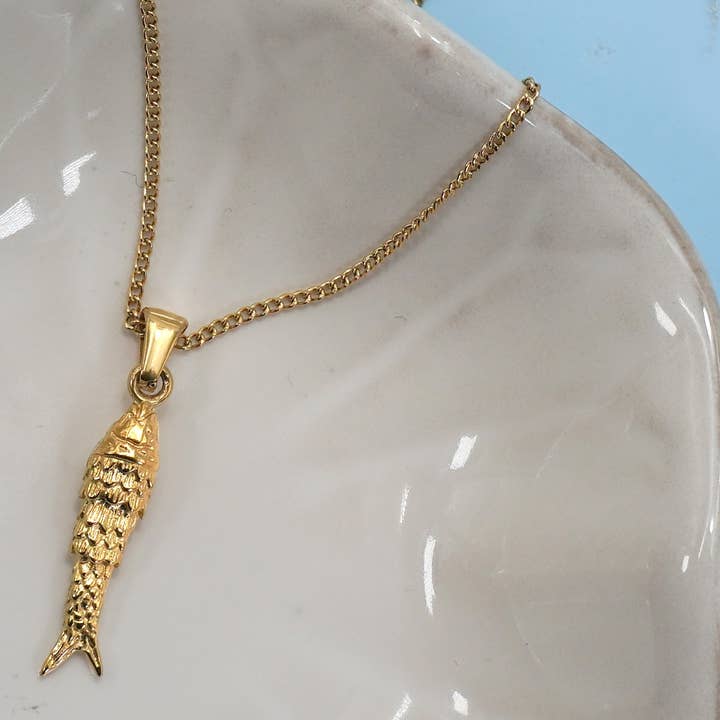 JOSSLYN by Wall to Wall 18K Gold Stainless Steel Fish Necklace | 40NK9481