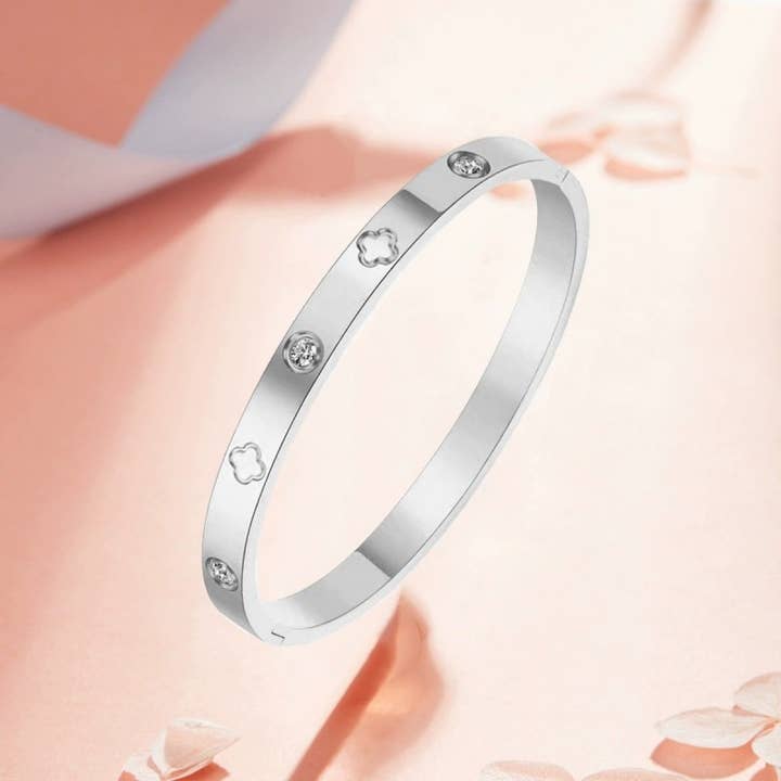 JOSSLYN by Wall to Wall Non-Tarnish Waterproof Stainless Steel Bangle | 40B5154