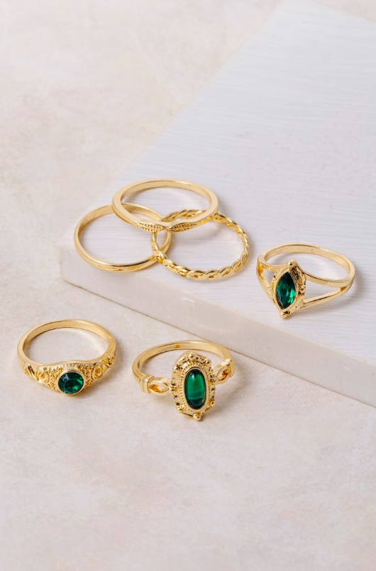 YAZ. 6-Piece Emerald Stone Stackable Ring Set