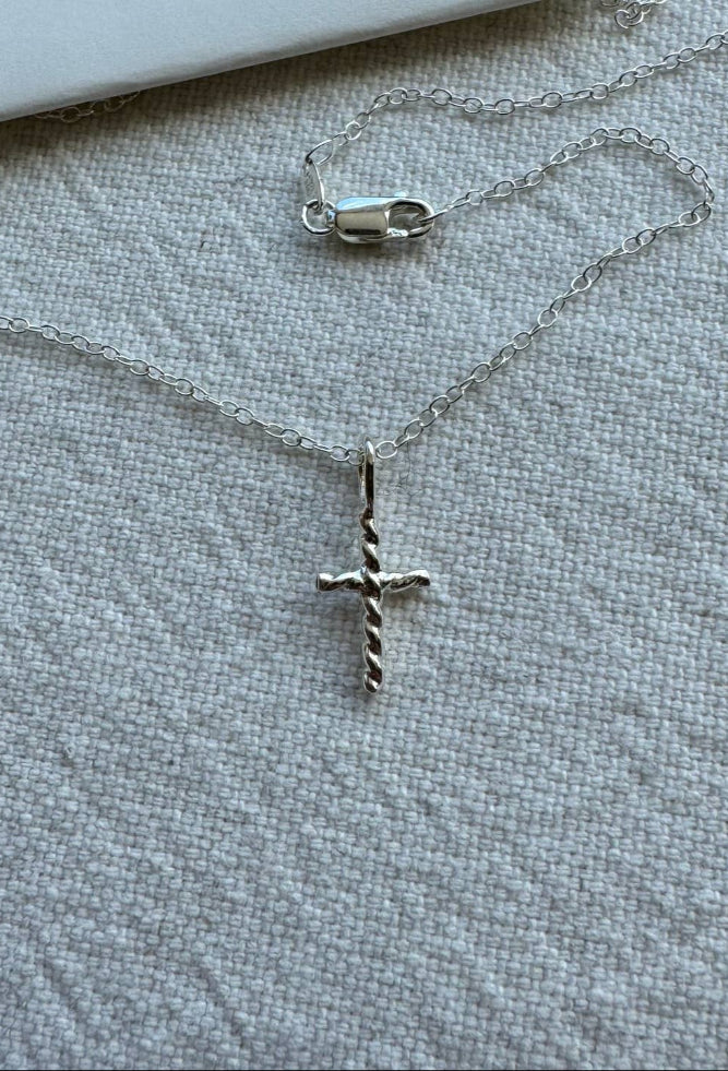 Breezi Mae Twist Cross Pendant/Necklace